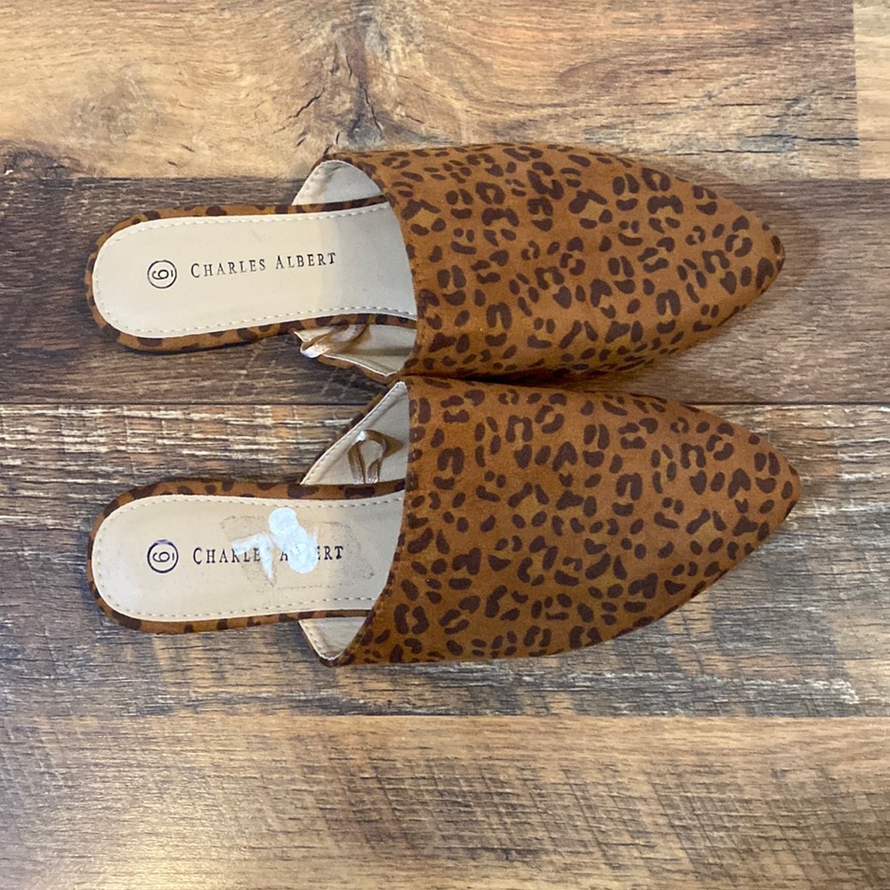 Charles Albert animal print flats size 6